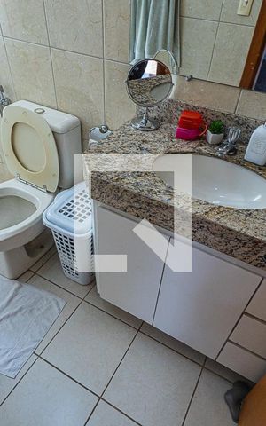 Apartamento à venda com 184m², 3 quartos e 2 vagasBanheiro da suite