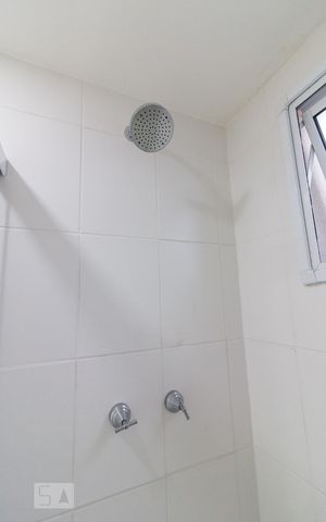 Apartamento para alugar com 60m², 2 quartos e 2 vagasBanheiro social - chuveiro