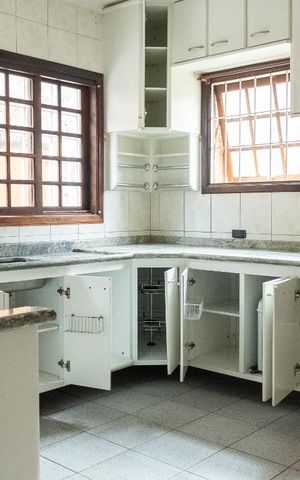 Casa à venda com 220m², 3 quartos e 3 vagas Casa à venda com 220m², 3 quartos e 3 vagasCozinha