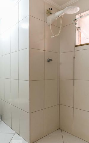 Casa à venda com 350m², 4 quartos e 5 vagas Casa à venda com 350m², 4 quartos e 5 vagasBanheiro da Churrasqueira