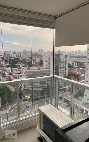 Studio para alugar com 37m², 0 quarto e 1 vaga Studio para alugar com 37m², 0 quarto e 1 vagaSacada