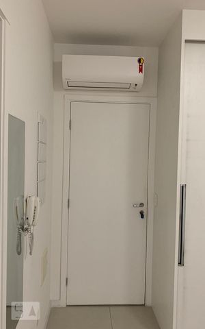 Studio para alugar com 37m², 0 quarto e 1 vaga Studio para alugar com 37m², 0 quarto e 1 vagaCorredor