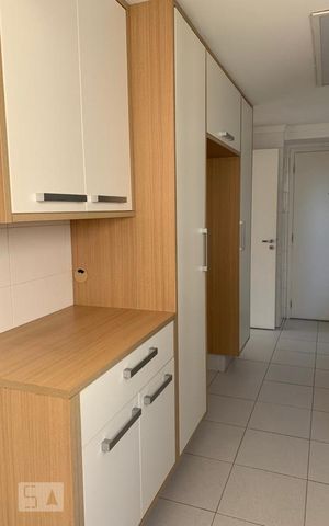 Apartamento à venda com 300m², 4 quartos e 3 vagas Apartamento à venda com 300m², 4 quartos e 3 vagasCozinha