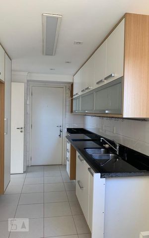 Apartamento à venda com 300m², 4 quartos e 3 vagas Apartamento à venda com 300m², 4 quartos e 3 vagasCozinha
