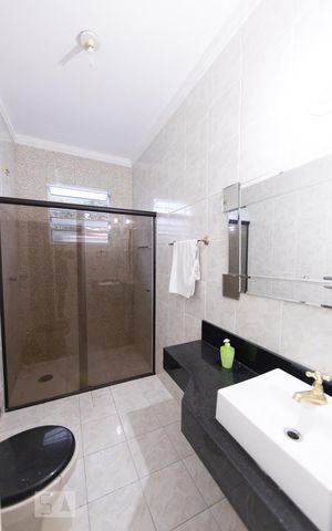 Casa à venda com 169m², 3 quartos e 3 vagas Casa à venda com 169m², 3 quartos e 3 vagasBanheiro Suite