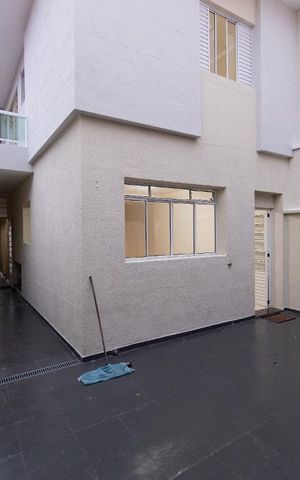 Casa à venda com 169m², 3 quartos e 3 vagas Casa à venda com 169m², 3 quartos e 3 vagasÁrea Externa