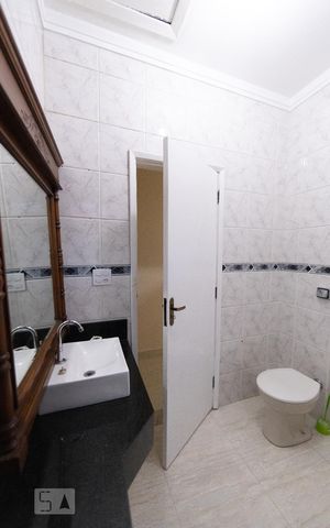 Casa à venda com 169m², 3 quartos e 3 vagas Casa à venda com 169m², 3 quartos e 3 vagasBanheiro Social