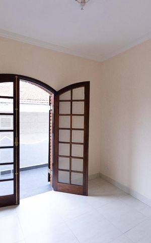 Casa à venda com 169m², 3 quartos e 3 vagas Casa à venda com 169m², 3 quartos e 3 vagasQuarto 2