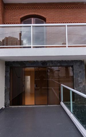 Casa à venda com 169m², 3 quartos e 3 vagas Casa à venda com 169m², 3 quartos e 3 vagasTerraco