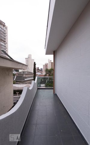 Casa à venda com 169m², 3 quartos e 3 vagas Casa à venda com 169m², 3 quartos e 3 vagasVaranda