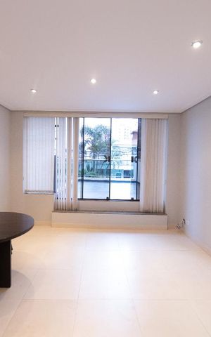 Casa à venda com 169m², 3 quartos e 3 vagas Casa à venda com 169m², 3 quartos e 3 vagasSala
