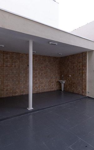 Casa à venda com 169m², 3 quartos e 3 vagas Casa à venda com 169m², 3 quartos e 3 vagasÁrea de Serviço
