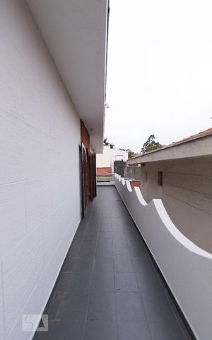 Casa à venda com 169m², 3 quartos e 3 vagas Casa à venda com 169m², 3 quartos e 3 vagasVaranda