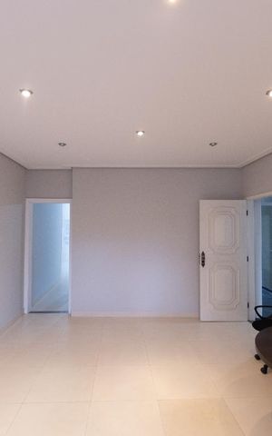 Casa à venda com 169m², 3 quartos e 3 vagas Casa à venda com 169m², 3 quartos e 3 vagasSala