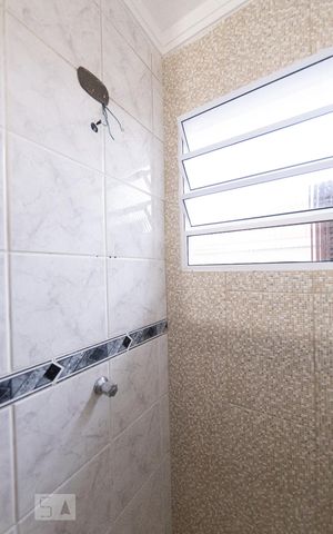 Casa à venda com 169m², 3 quartos e 3 vagas Casa à venda com 169m², 3 quartos e 3 vagasBanheiro Social