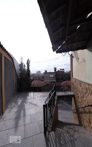 Casa à venda com 500m², 4 quartos e 8 vagas Casa à venda com 500m², 4 quartos e 8 vagasÁrea Externa