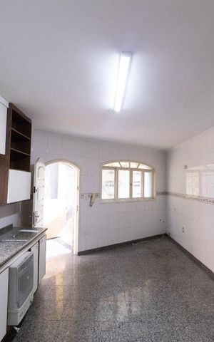 Casa à venda com 500m², 4 quartos e 8 vagas Casa à venda com 500m², 4 quartos e 8 vagasCozinha