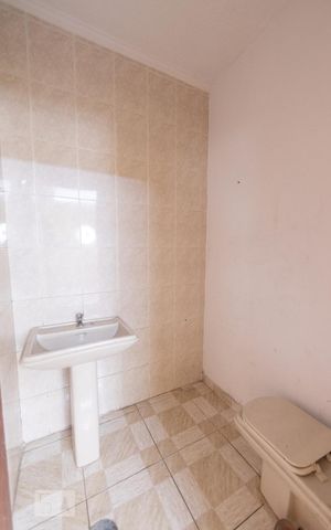 Casa à venda com 500m², 4 quartos e 8 vagas Casa à venda com 500m², 4 quartos e 8 vagasBanheiro 2