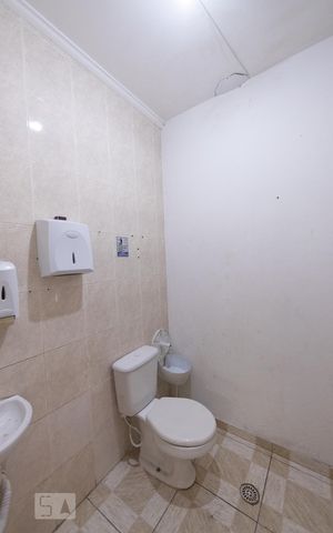 Casa à venda com 500m², 4 quartos e 8 vagas Casa à venda com 500m², 4 quartos e 8 vagasBanheiro 1