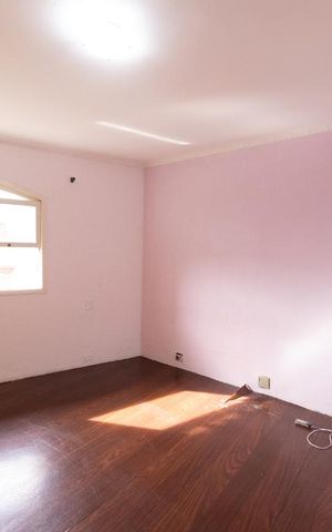 Casa à venda com 500m², 4 quartos e 8 vagas Casa à venda com 500m², 4 quartos e 8 vagasSuite 1