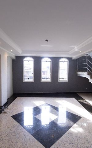 Casa à venda com 500m², 4 quartos e 8 vagas Casa à venda com 500m², 4 quartos e 8 vagasSala