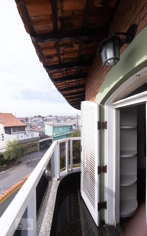 Casa à venda com 500m², 4 quartos e 8 vagas Casa à venda com 500m², 4 quartos e 8 vagasVaranda Suite 2