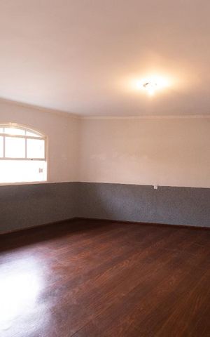 Casa à venda com 500m², 4 quartos e 8 vagas Casa à venda com 500m², 4 quartos e 8 vagasQuarto 2