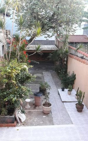 Casa à venda com 140m², 3 quartos e 2 vagas Casa à venda com 140m², 3 quartos e 2 vagasQuintal