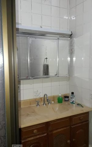 Casa à venda com 140m², 3 quartos e 2 vagas Casa à venda com 140m², 3 quartos e 2 vagasBanheiro 1