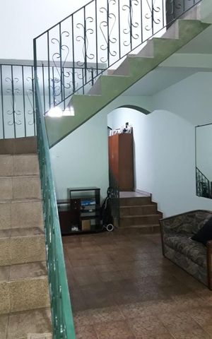 Casa à venda com 140m², 3 quartos e 2 vagas Casa à venda com 140m², 3 quartos e 2 vagasSala