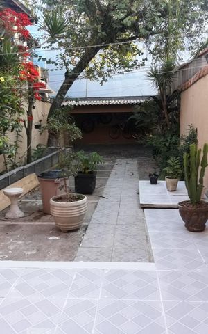 Casa à venda com 140m², 3 quartos e 2 vagas Casa à venda com 140m², 3 quartos e 2 vagasQuintal