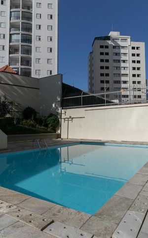 Apartamento à venda com 120m², 3 quartos e 2 vagas Apartamento à venda com 120m², 3 quartos e 2 vagasÁrea comum - Piscina