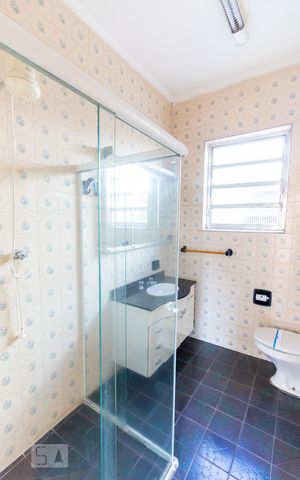 Casa de condomínio à venda com 230m², 3 quartos e 2 vagasBanheiro