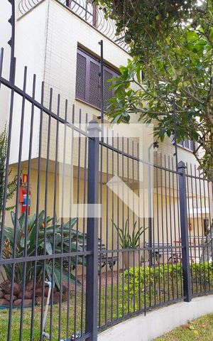 Casa de condomínio à venda com 250m², 4 quartos e 2 vagasFachada e portaria