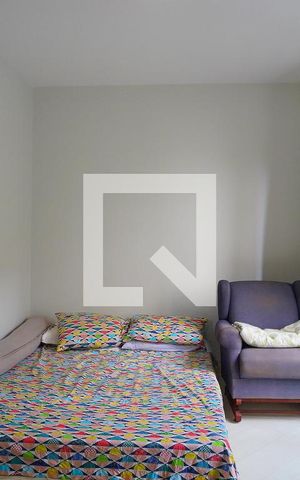 Casa de condomínio à venda com 250m², 4 quartos e 2 vagasSuíte