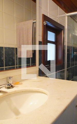 Casa de condomínio à venda com 250m², 4 quartos e 2 vagasBanheiro da suite 2