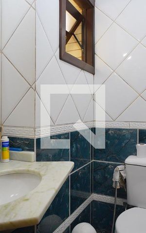 Casa de condomínio à venda com 250m², 4 quartos e 2 vagasLavabo - Sala