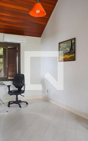 Casa de condomínio à venda com 250m², 4 quartos e 2 vagasSuite 2