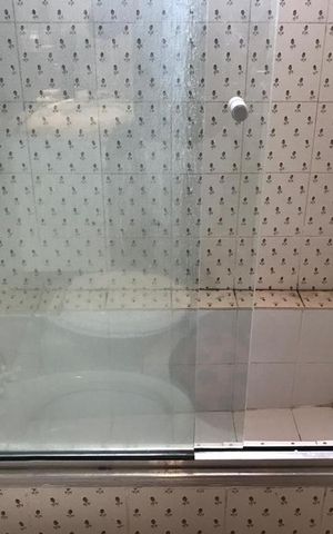 Apartamento à venda com 239m², 3 quartos e 4 vagas Apartamento à venda com 239m², 3 quartos e 4 vagasBanheira