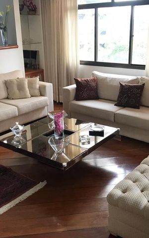 Apartamento à venda com 239m², 3 quartos e 4 vagas Apartamento à venda com 239m², 3 quartos e 4 vagasSala