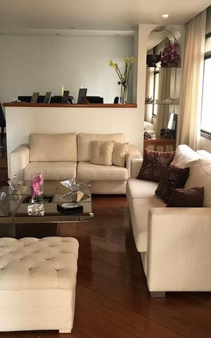 Apartamento à venda com 239m², 3 quartos e 4 vagas Apartamento à venda com 239m², 3 quartos e 4 vagasSala