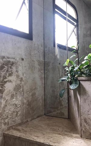 Apartamento à venda com 239m², 3 quartos e 4 vagas Apartamento à venda com 239m², 3 quartos e 4 vagasDetalhe banheiro