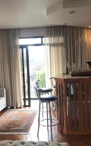 Apartamento à venda com 239m², 3 quartos e 4 vagas Apartamento à venda com 239m², 3 quartos e 4 vagasSala-Bar
