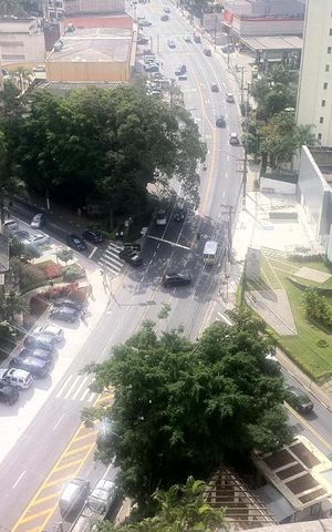 Apartamento à venda com 239m², 3 quartos e 4 vagas Apartamento à venda com 239m², 3 quartos e 4 vagasVista da Rua