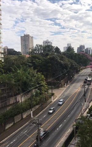 Apartamento à venda com 239m², 3 quartos e 4 vagas Apartamento à venda com 239m², 3 quartos e 4 vagasVista da Rua