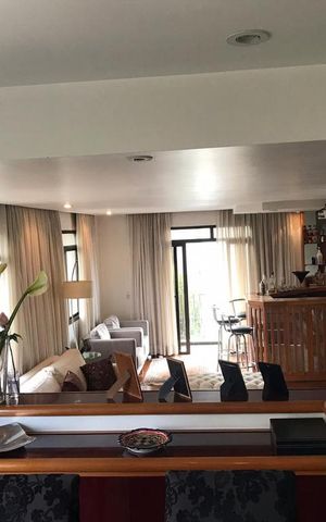 Apartamento à venda com 239m², 3 quartos e 4 vagas Apartamento à venda com 239m², 3 quartos e 4 vagasDetalhe