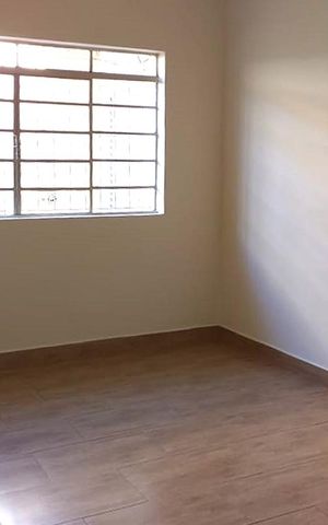 Casa à venda com 343m², 5 quartos e 3 vagas Casa à venda com 343m², 5 quartos e 3 vagasQuarto 1