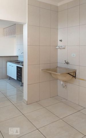 Casa à venda com 343m², 5 quartos e 3 vagas Casa à venda com 343m², 5 quartos e 3 vagasÁrea de Serviço