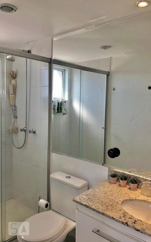 Apartamento à venda com 68m², 2 quartos e 2 vagas Apartamento à venda com 68m², 2 quartos e 2 vagasBanheiro da Suíte
