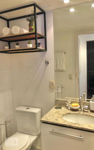 Apartamento à venda com 68m², 2 quartos e 2 vagas Apartamento à venda com 68m², 2 quartos e 2 vagasBanheiro Corredor